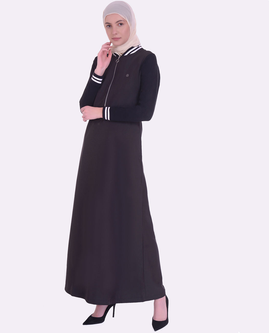 Semi Flared Black & White Jilbab