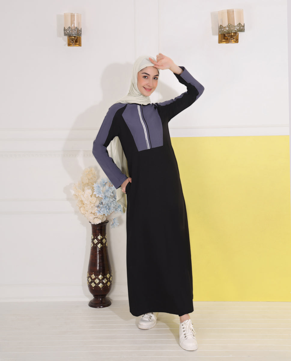 Boldly Black Contrast Panel Jilbab